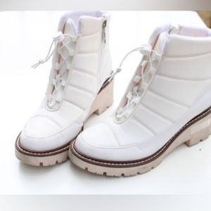 Blondo white waterproof boots